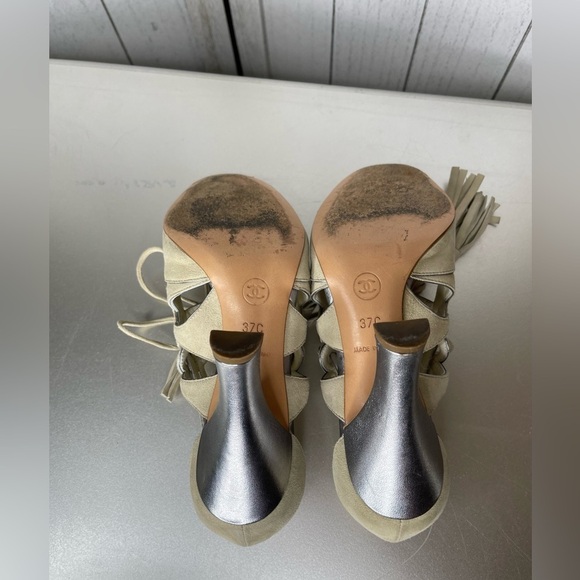 CHANEL WOMEN’S OPEN TOE LEATHER HEELS Sandals- Tie Beige Silver SIZE 37 C - US 7 - Picture 5 of 6
